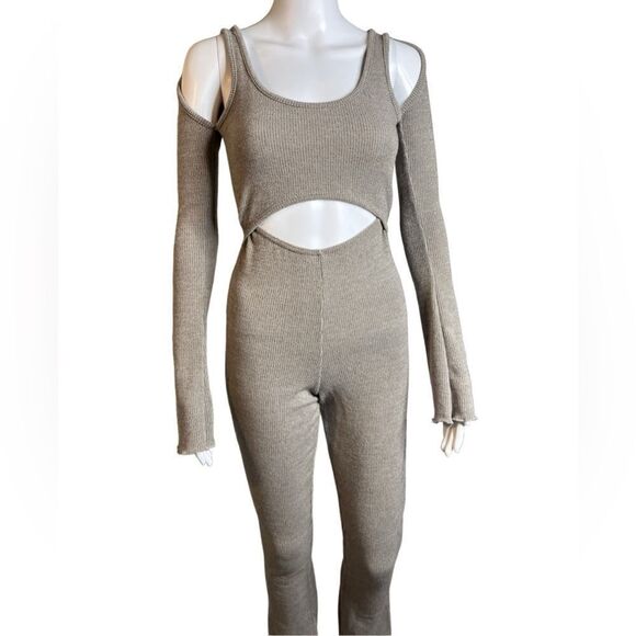 Pretty Little Thing Cut Out Long Sleeve Knit Jumpsuit Grey Size 0 - Picture 3 of 5